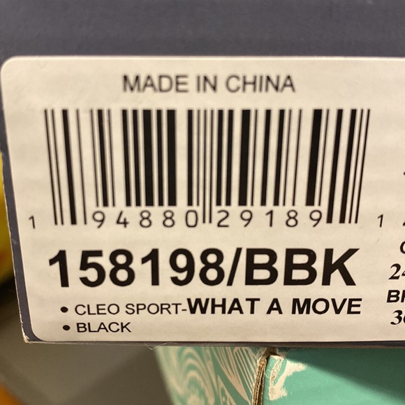 Cleo’s by Skechers size 7 slip ons - Picture 8 of 9